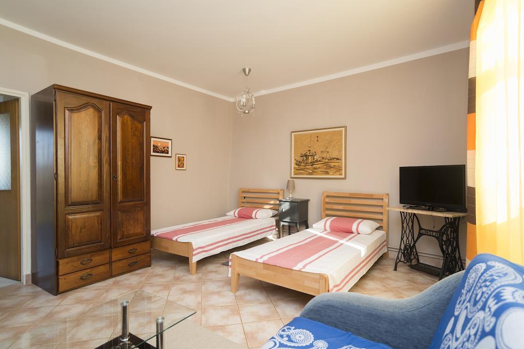 Apartments & Rooms Buoni Amici Murine ภายนอก รูปภาพ