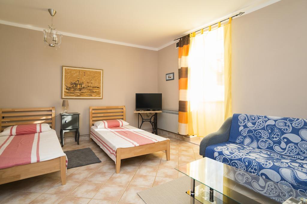Apartments & Rooms Buoni Amici Murine ภายนอก รูปภาพ