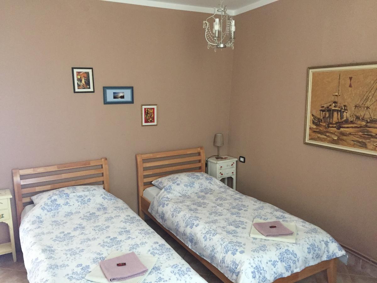 Apartments & Rooms Buoni Amici Murine ภายนอก รูปภาพ