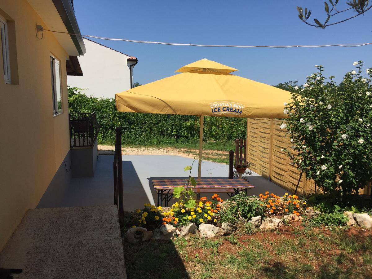 Apartments & Rooms Buoni Amici Murine ภายนอก รูปภาพ