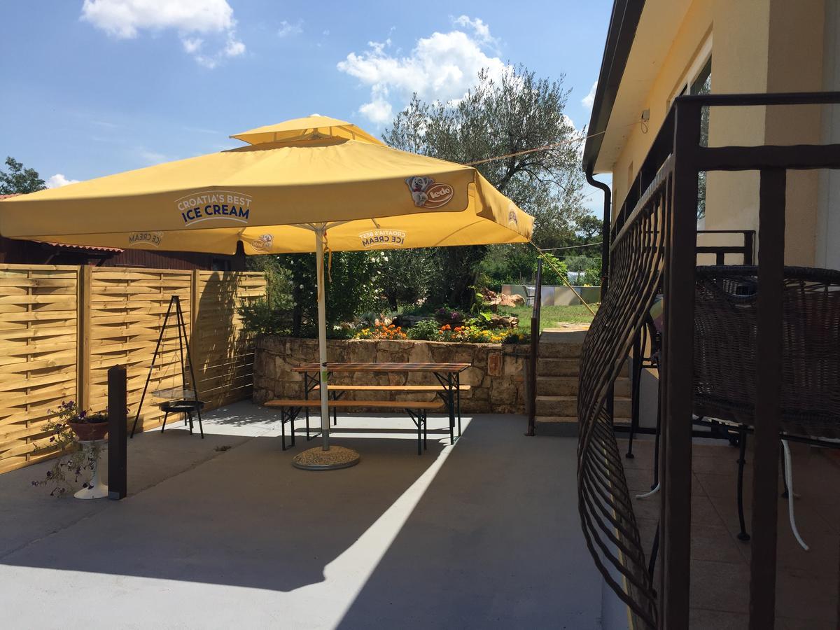 Apartments & Rooms Buoni Amici Murine ภายนอก รูปภาพ